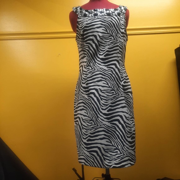 Connected Apparel Black White Zebra print sleeveless midi dress w/rhinestone 10 - Picture 1 of 5